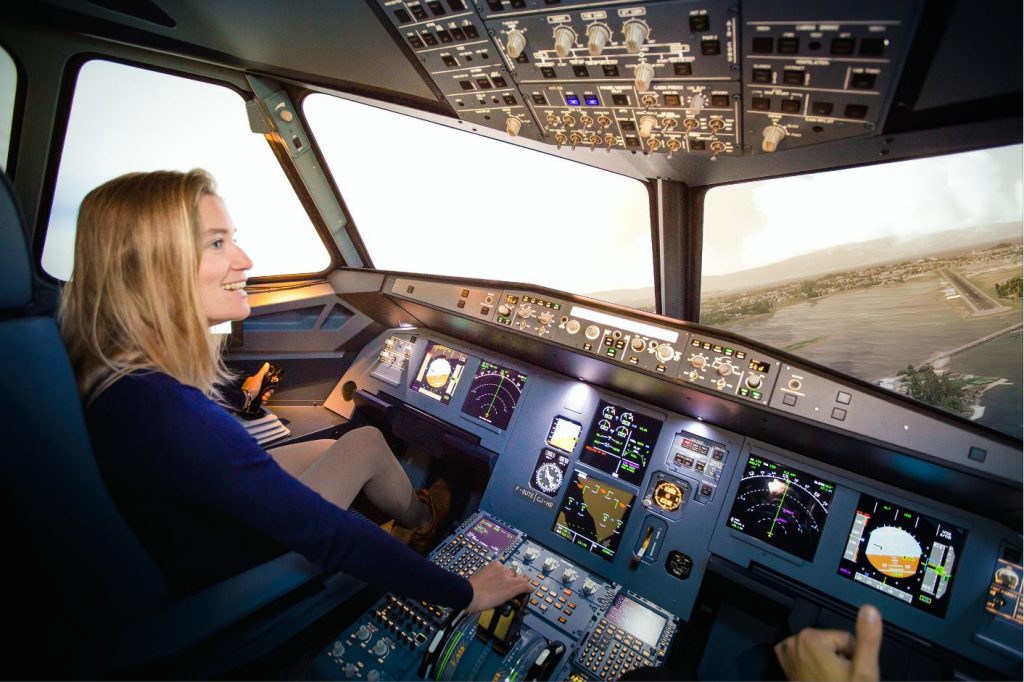 simulateur d'avion aviasim airbus A320 cockpit activités insolites à bordeaux