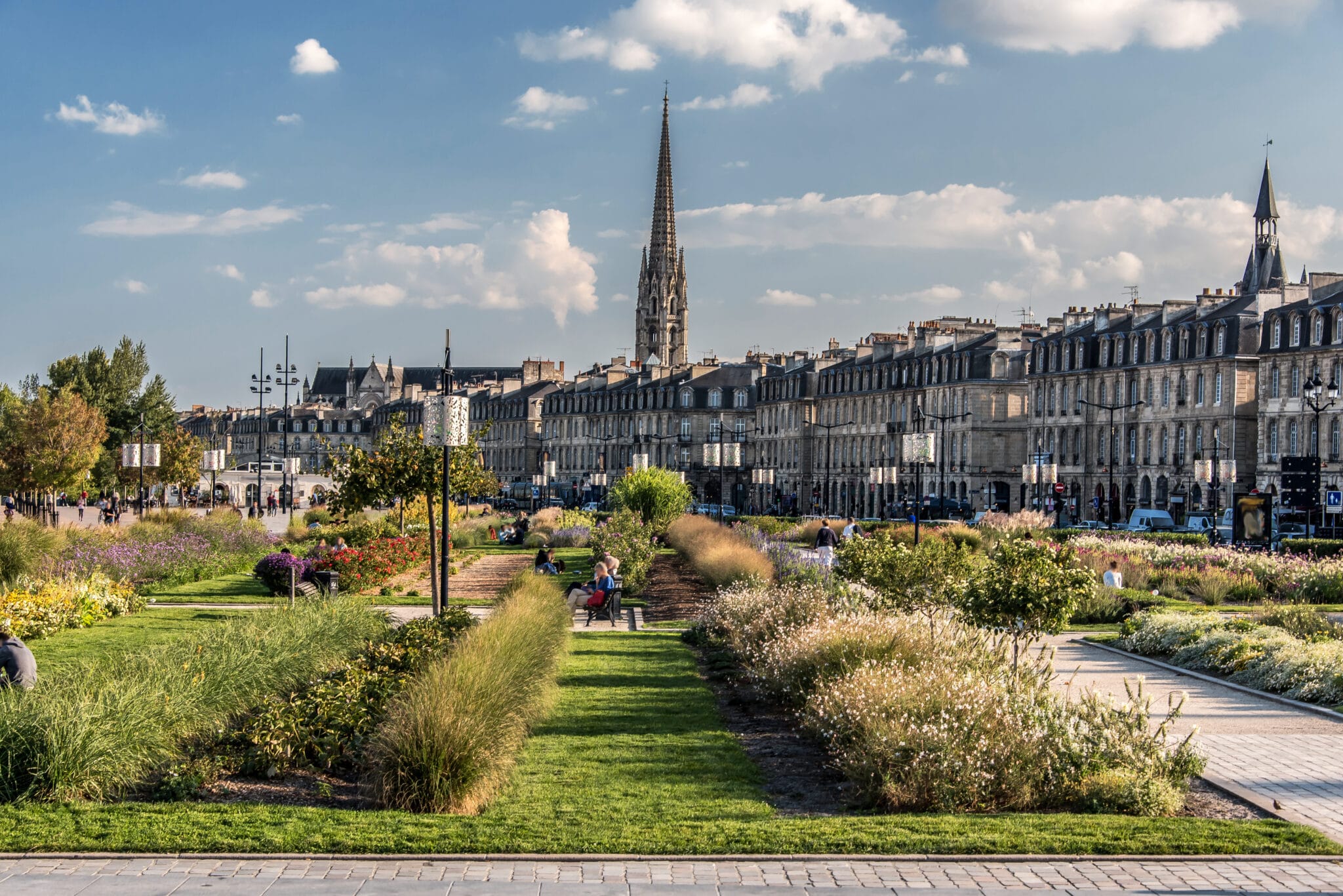 Bordeaux Flèche Saint Michel Quais de la Garonne