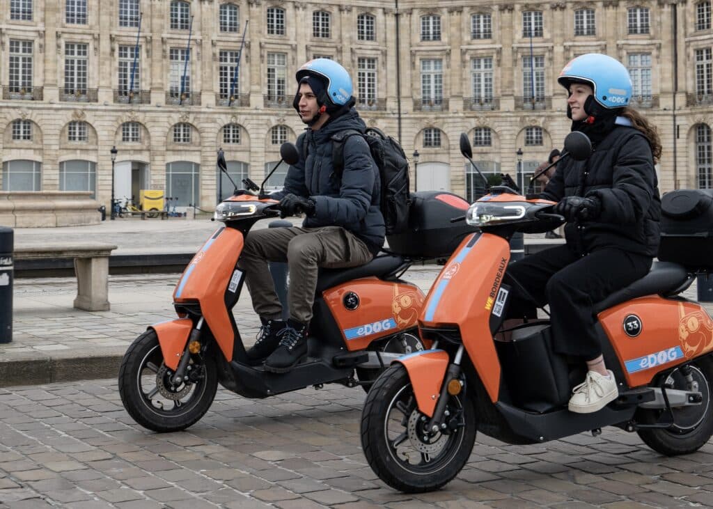 scooter en libre service Bordeaux eDOG