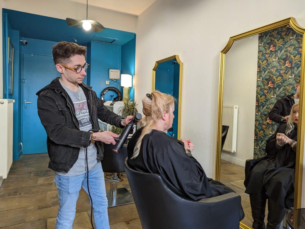 Dissemblance salon de coiffure Bordeaux Vice champion de France expert Blond