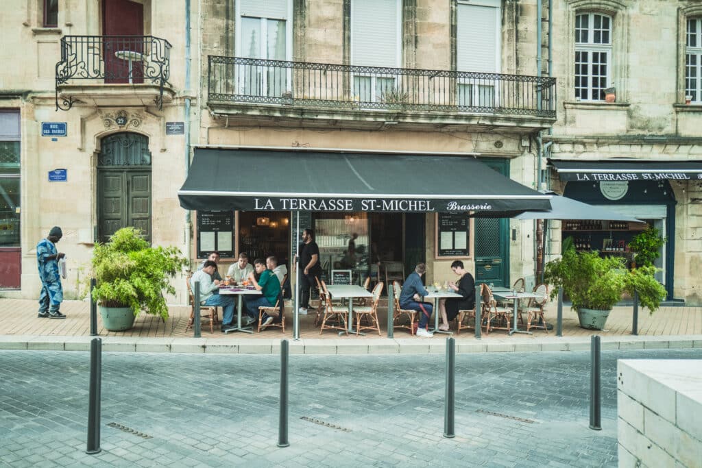 devanture restaurant terrasse st Michel Bordeaux