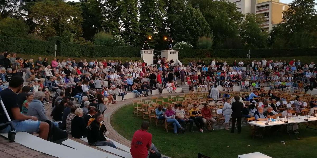 cinéma en plein air au théâtre de Verdure du Pinsan à Eysines