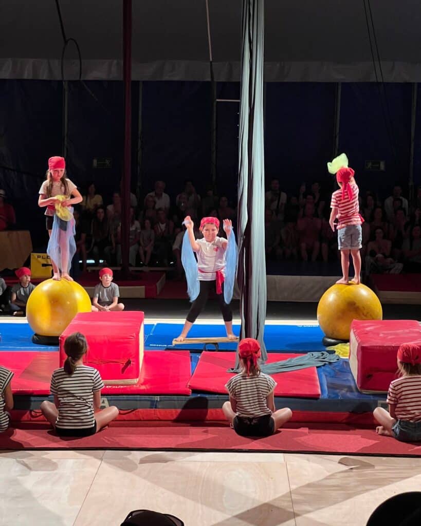 Cours de cirque pendants les vacances de la Toussaint