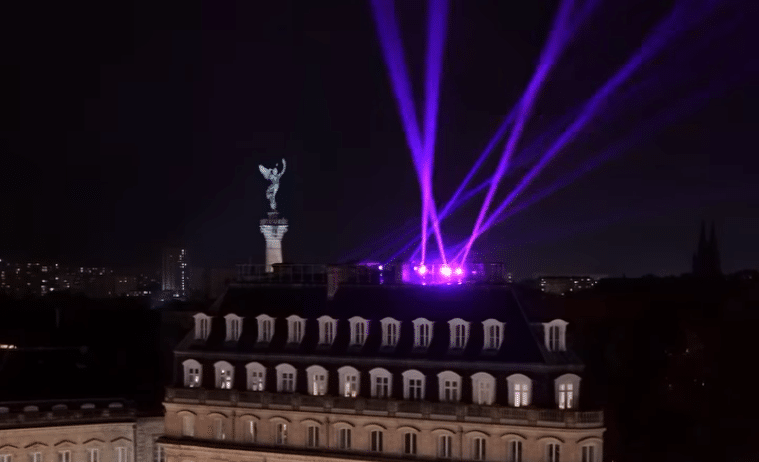 Inauguration près de Bordeaux du plus puissant laser du monde 