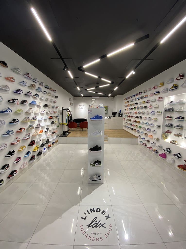 Magasin de sneakers Bordeaux