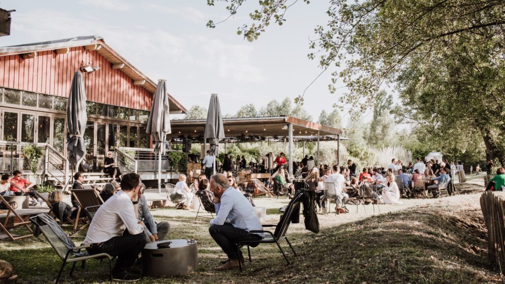 Belle saison terrasse ensoleillée