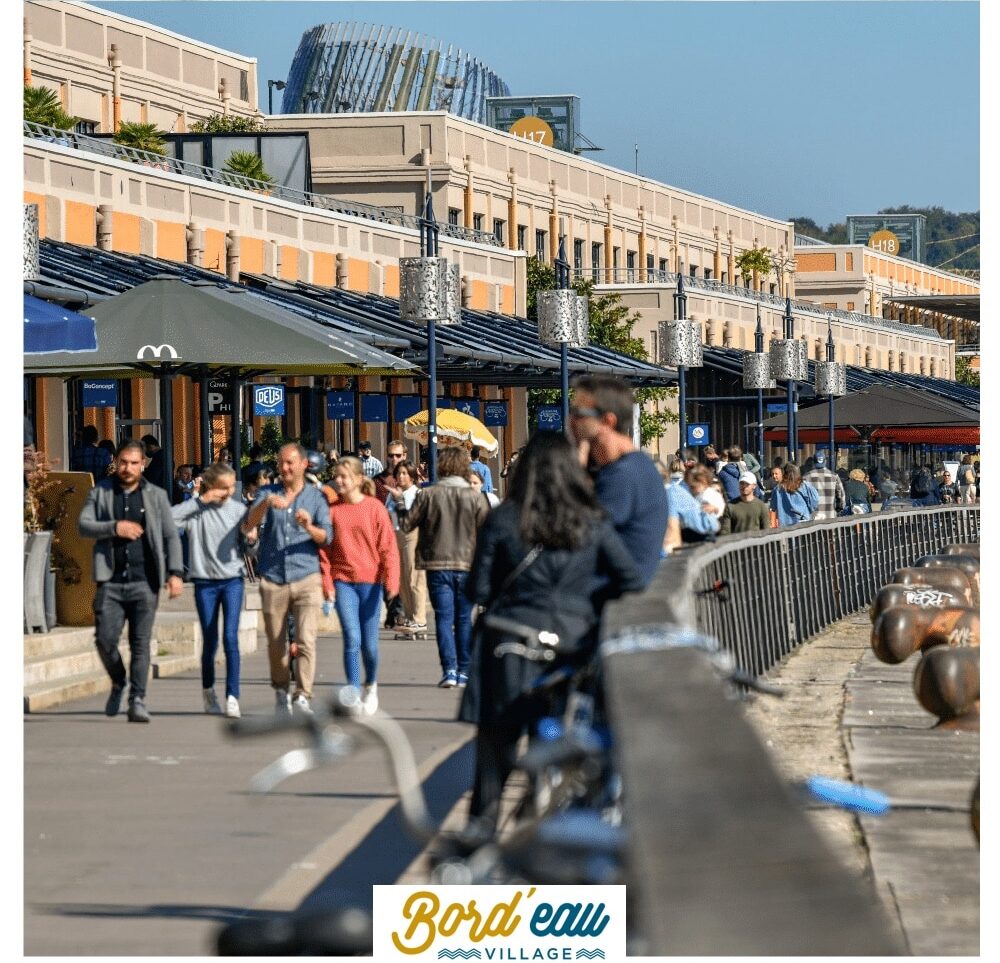 Braderie sur le quai des Marques à Bordeaux à Bord'eau village