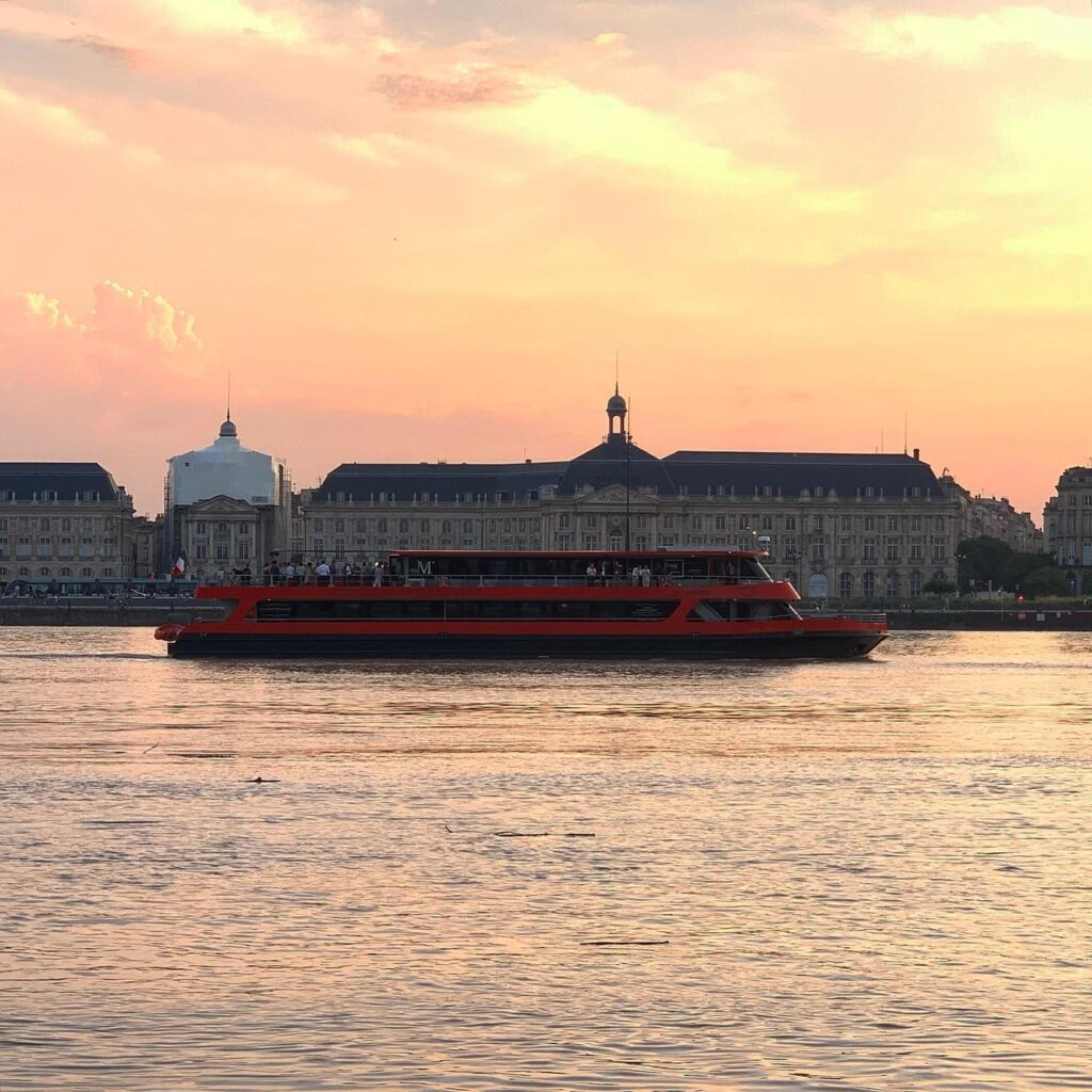 Les Bateaux Bordelais