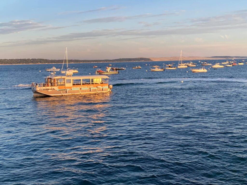 Navette maritime entre Andernos et Arcachon ou le Cap-Ferret