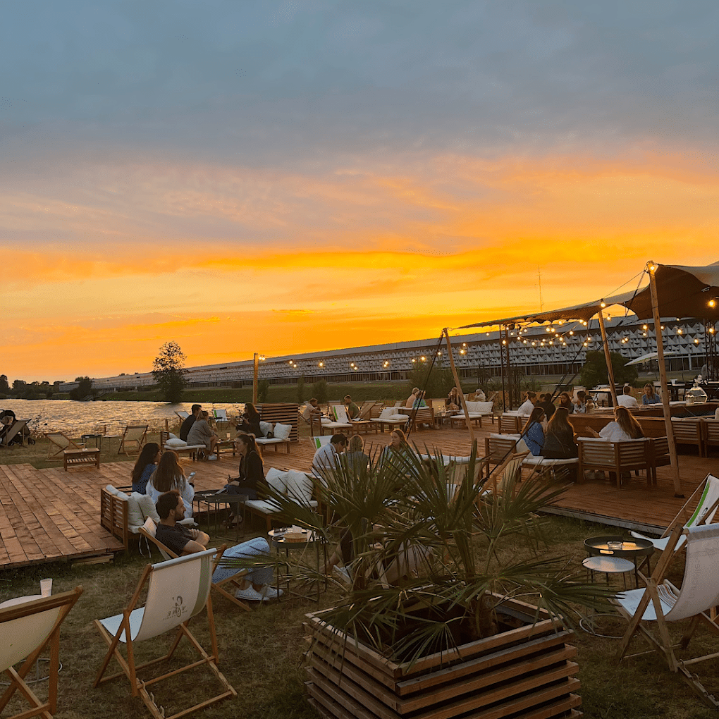 Terrasse du restaurant à Bordeaux Lac