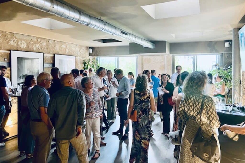 Soirée célibataire dans un bar à vin à Bordeaux