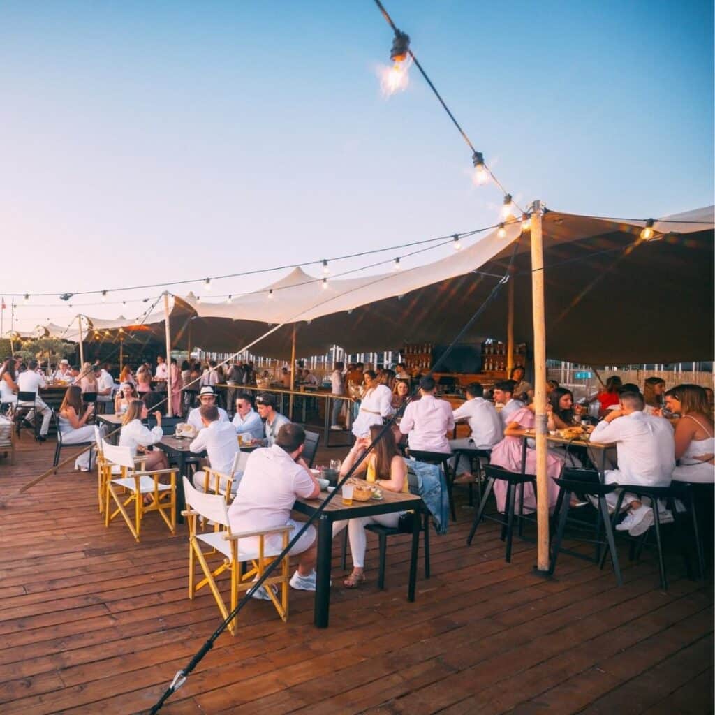 Soirée blanche et garden party au restaurant Les Planches Éphémères Bordeaux