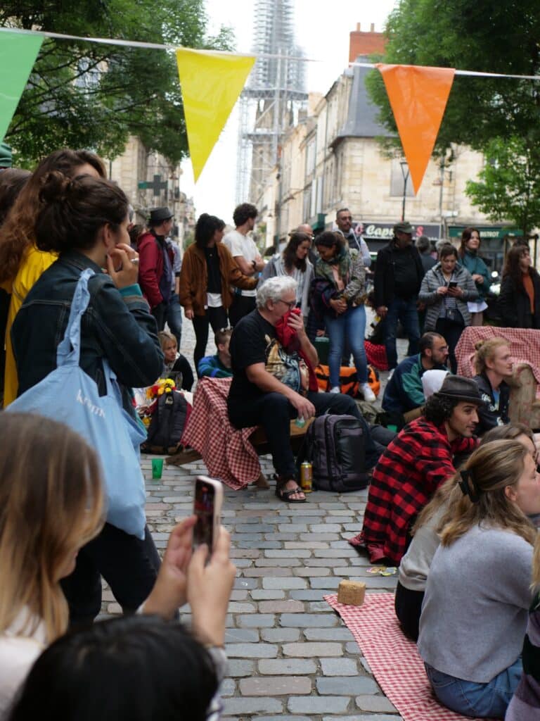 De Bouches à Oreilles par Les P'tits Gratteurs