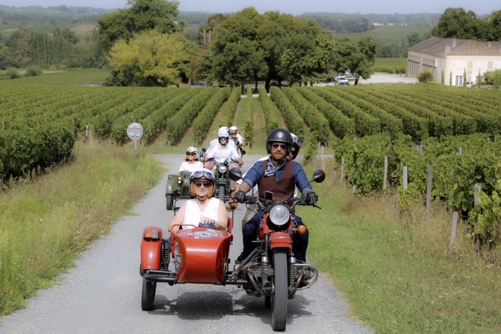 promenade side-car vintage Bordeaux vignes side car