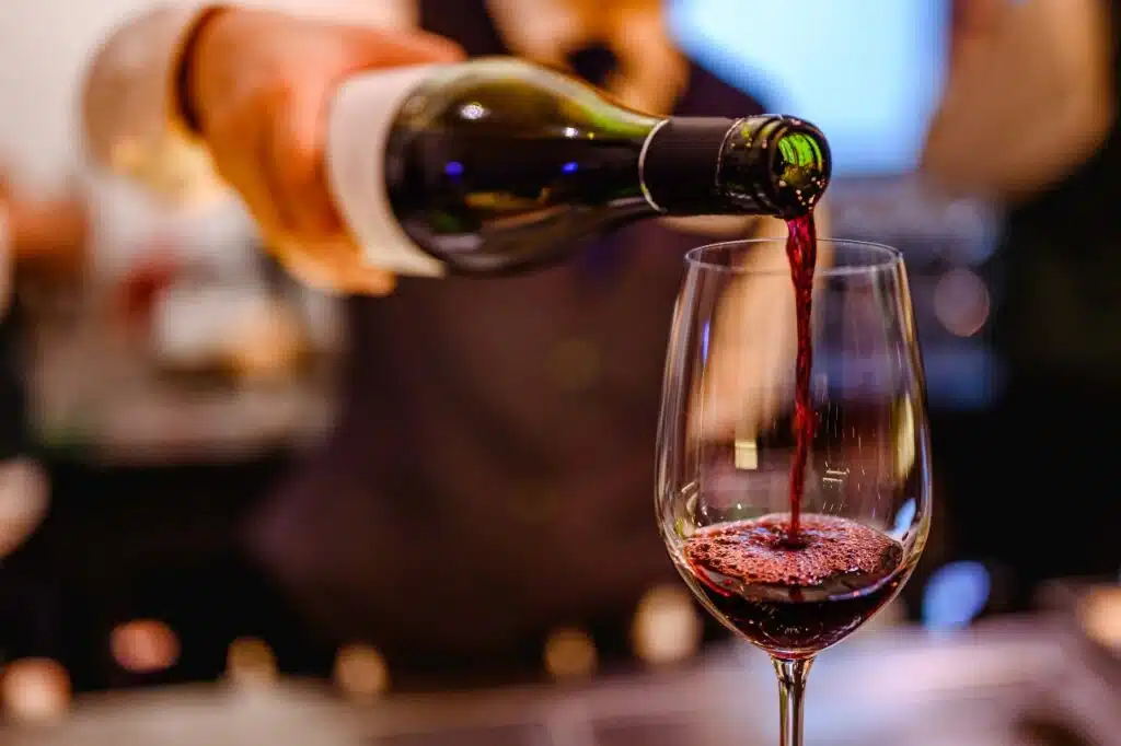 Dégustation de vin pendant la Journée Portes Ouvertes Pomerol