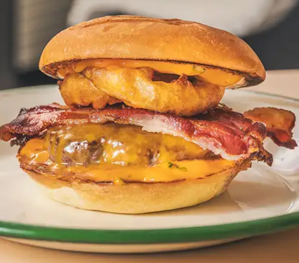 Une adresse bordelaise dans le top des plats préférés des français sur Delivroo 1 Burger à Bordeaux "The Beast" top 20 Delivroo