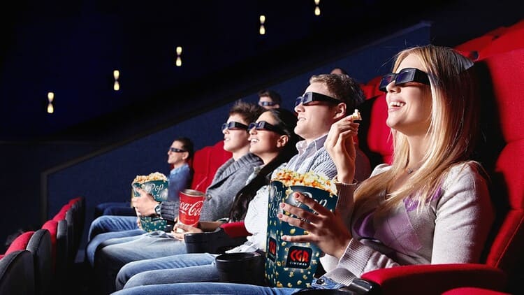 Une expérience cinéma unique au CGR Le Français du centre-ville 2 Activités en famille avec les enfants à Bordeaux