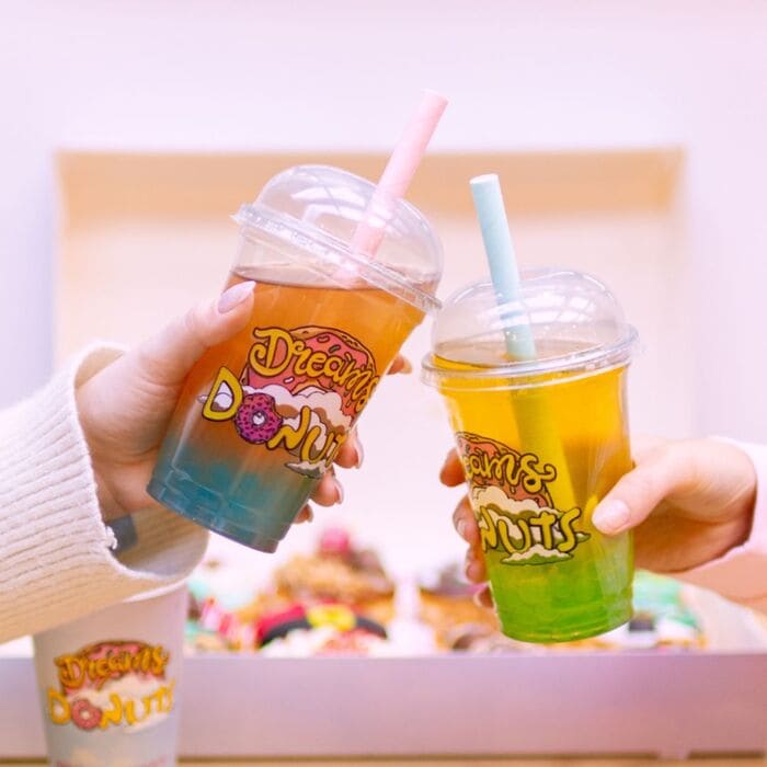 Dreams Donuts propose des donuts et des bubble tea, c'est une pâtisserie américaine