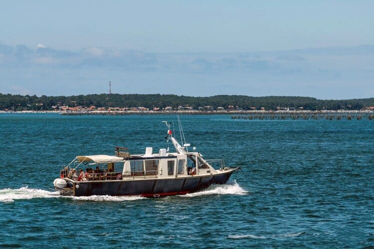 Excursions en bateau et navette sur le bassin