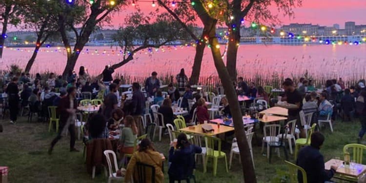 Notre top 12 des meilleures guinguettes à Bordeaux pour un été au grand air 3 Guinguette, bar en plein air, sortie été, meilleures guinguettes