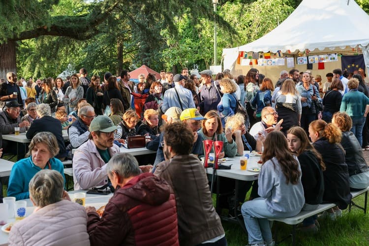 Stand à la Fête de la Morue à Bègles