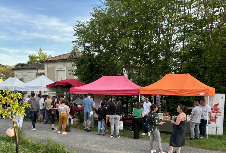 Débouchons Gaiement : Le festival du vin à Saint-Germain-de-la-Rivière 1 Débouchons Gaiement au Château l'Escarderie