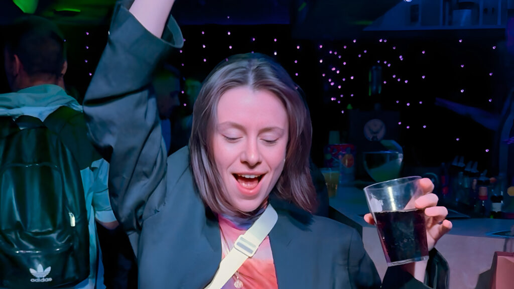 Bar Queer Le Plumeau Le Diamant Rose Soirée Drag