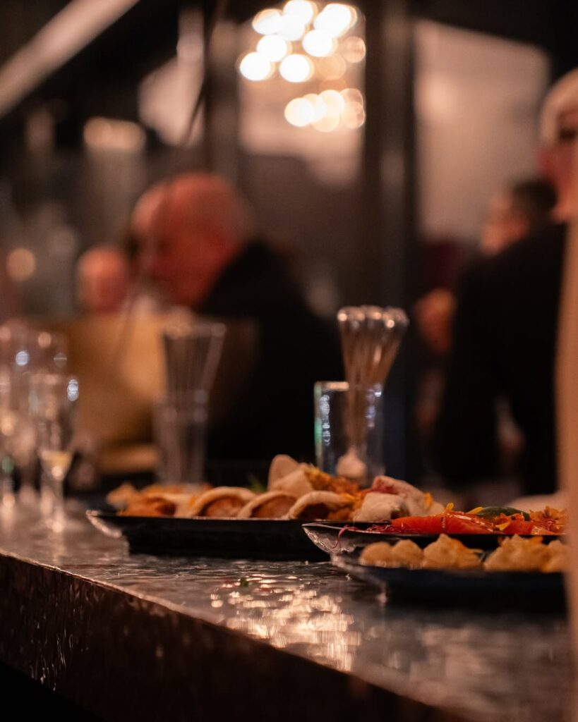 NOUVEAU : Le Vango, restaurant festif à Bruges, lance ses Festive Dinners 2 Photo food tapas bar