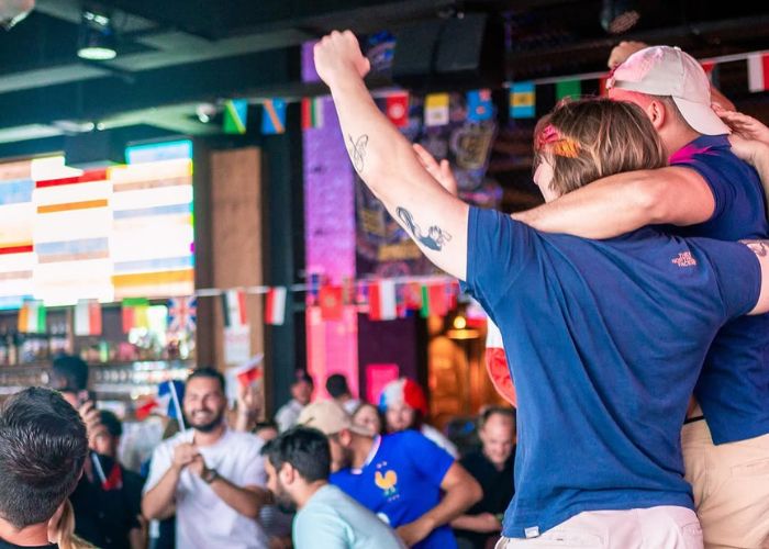 Où regarder la finale de l’UBB à Bordeaux ? Voici les meilleurs bars pour vibrer avec les supporters 10 Où regarder la finale de l’UBB à Bordeaux ? Voici les meilleurs bars pour vibrer avec les supporters