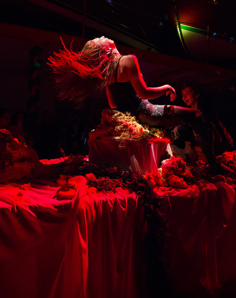 Performance pendant Cosmolab une soirée à Bordeaux