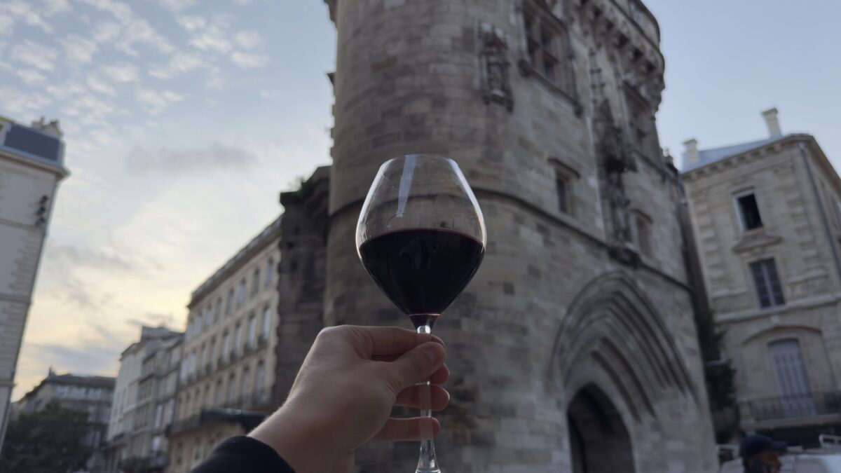 NOUVEAU bar à vin/tapas : 7 raisons d’y passer en terrasse