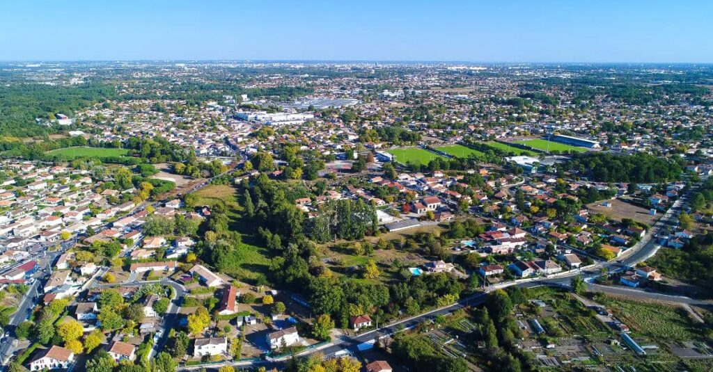 Vue aérienne de la ville de Saint-Médard-en-Jalles