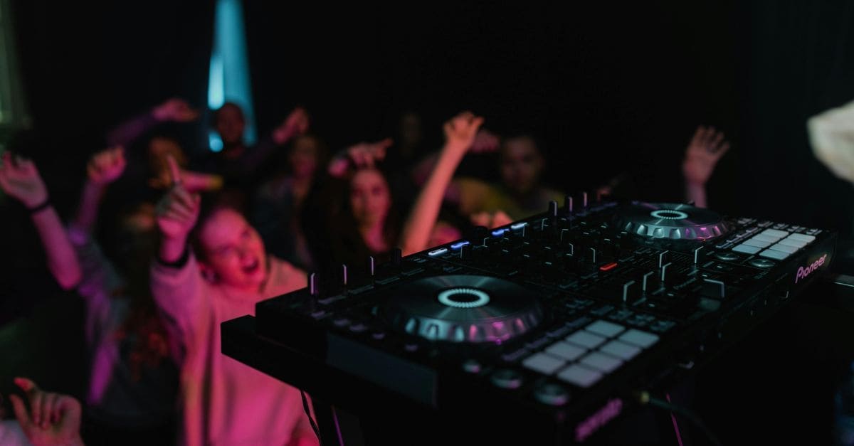 FIP 360 à Bordeaux : Quand Darwin Écosystème devient le laboratoire immersif de la musique électronique