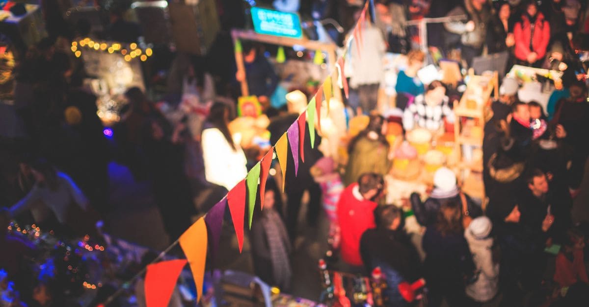 Fête des bénévoles aux Chartrons : L’US Chartrons et Le Patro de Jeannot transforment la Place Saint-Martial en guinguette géante