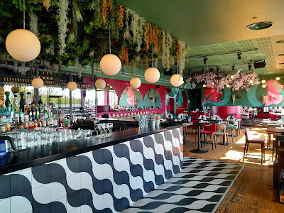 la belle en folie restaurant rive droite stalingrad