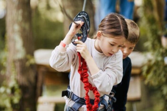 Tépacap Mérignac : l’accrobranche géant aux portes de Bordeaux qui plaît autant aux enfants qu’aux parents