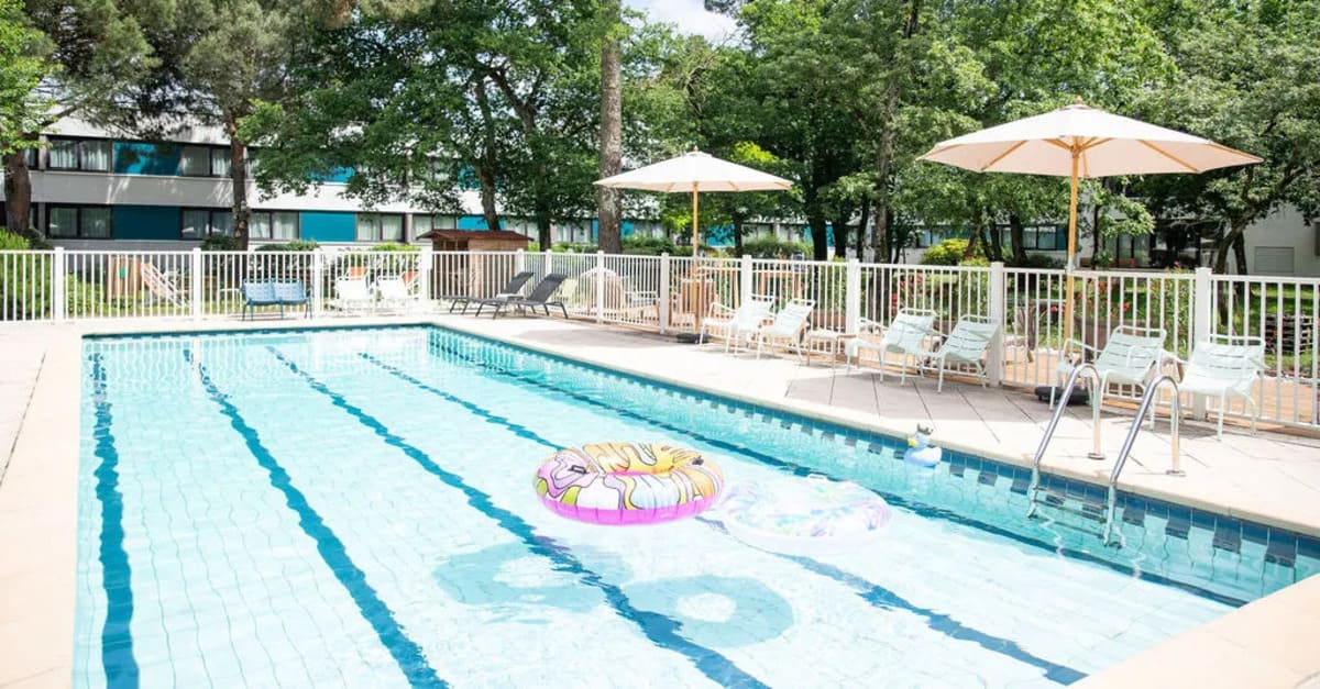 Tous les DIMANCHES : Restaurant à Mérignac avec accès gratuit à la piscine d&rsquo;un hôtel 4 étoiles