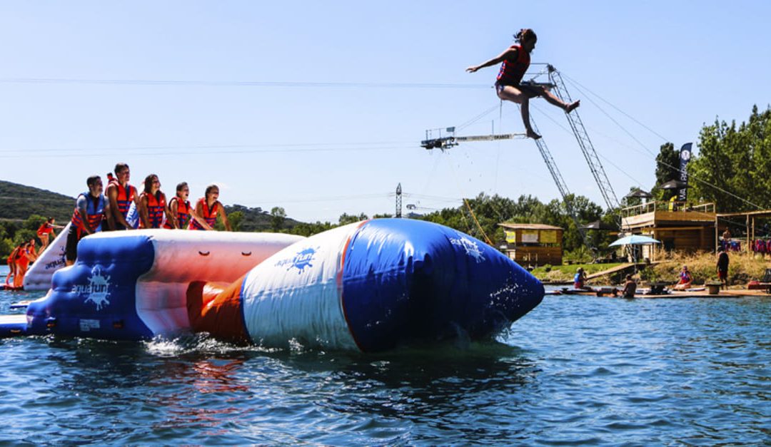 Wakeboard, ski nautique et jeux gonflables XXL à 15 min de Bordeaux