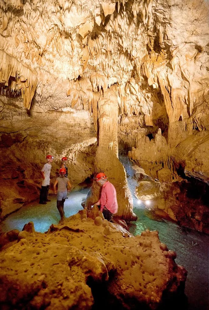 Grotte à Rauzan